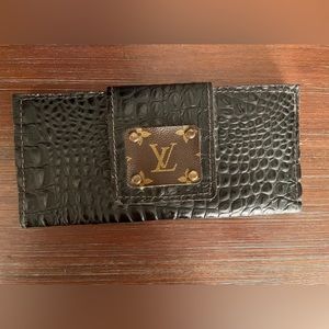 Keep it Gypsy LV clutch